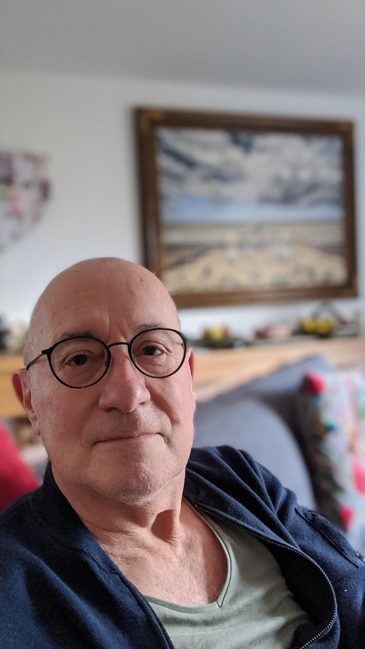 00100srportrait_00100_burst20200331091638510_cover